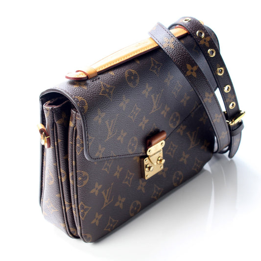 Louis Vuitton Pochette Metis Monogram