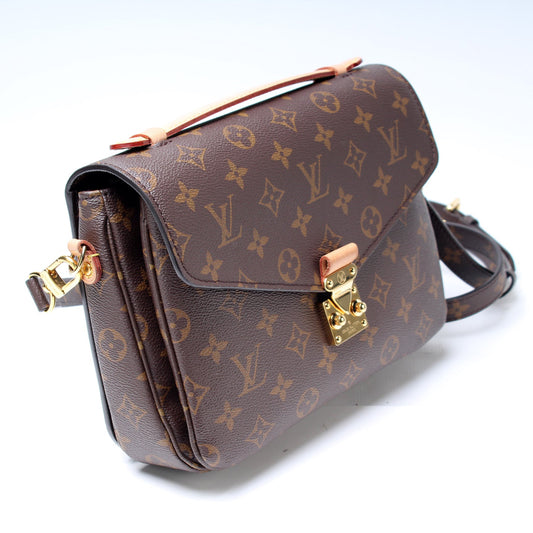 Louis Vuitton Pochette Metis Monogram