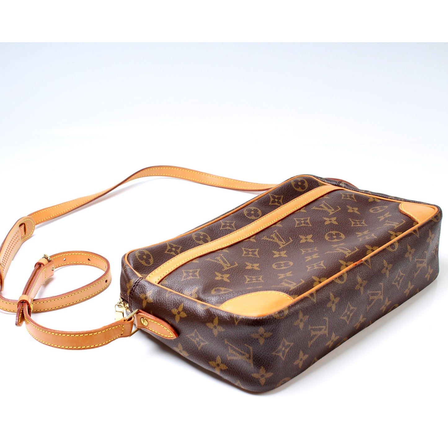 Louis Vuitton Trocadero 30 Monogram