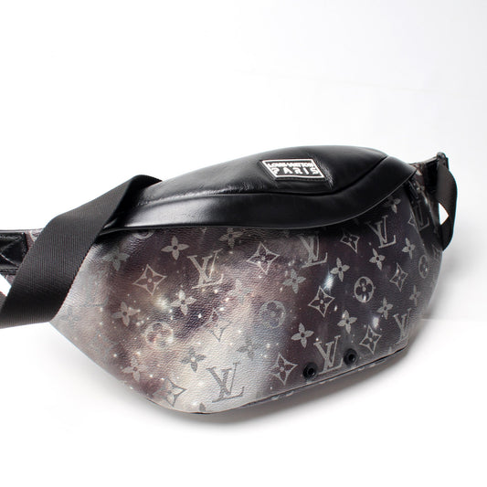Louis Vuitton Discovery Bumbag Monogram Galaxy