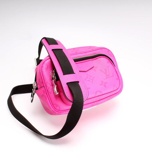 Louis Vuitton Outdoor Pouch Taigarama Monogram