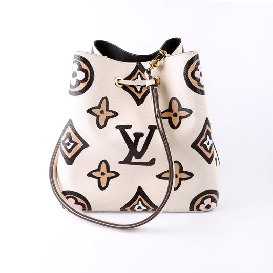 Louis Vuitton Neonoe Wilde at Heart Giant Monogram