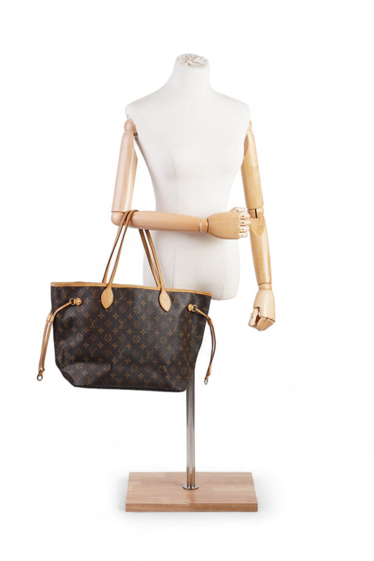 Louis Vuitton Neverfull Monogram Coated Canvas MM