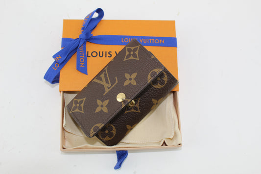 LOUIS VUITTON 6 KEY HOLDER