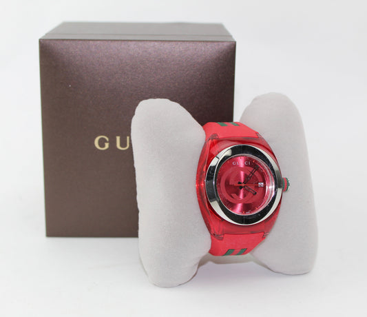 GUCCI SYNC RUBBER STRAP WATCH