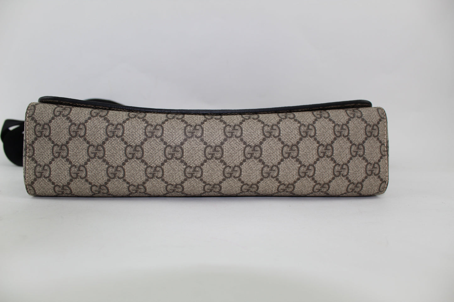 GUCCI SUPREME MESSENGER BAG