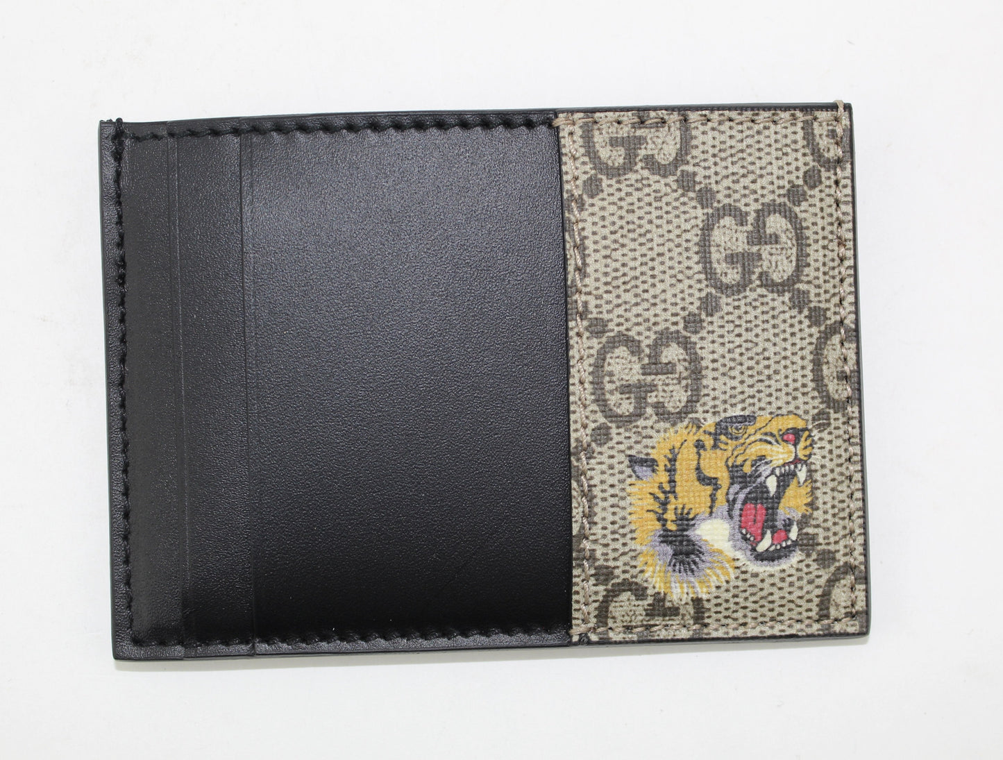 GUCCI TIGER PRINT GG SUPREME CARD CASE