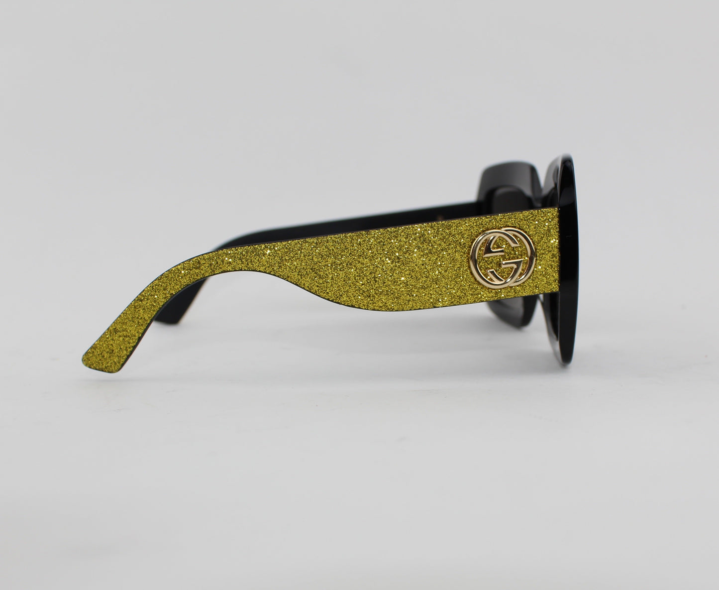 GUCCI OVERSIZED SUNGLASSES