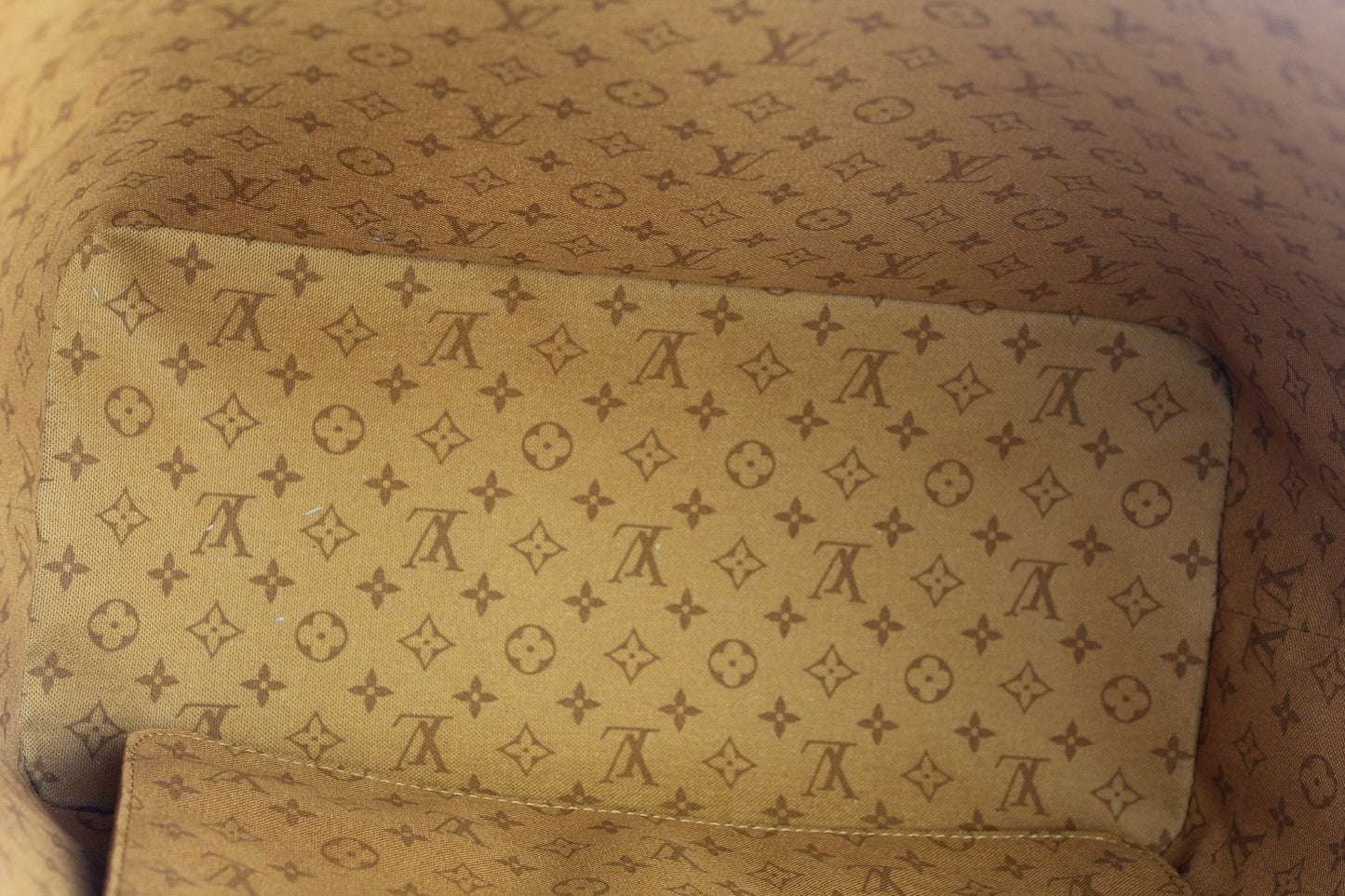 LOUIS VUITTON CRAFTY NEVERFULL MM
