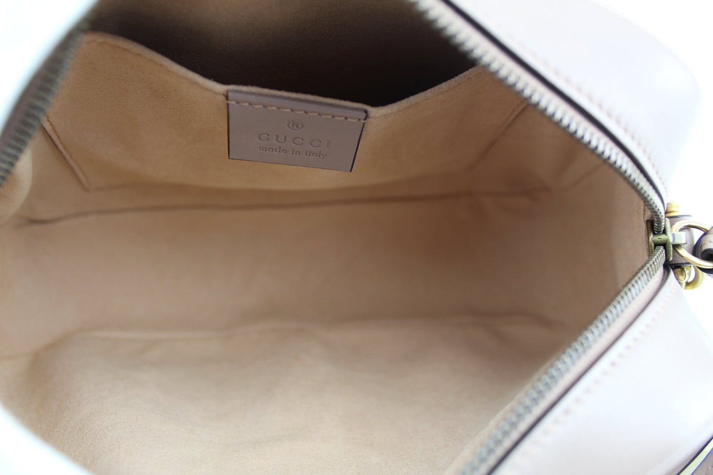 GUCCI GG MARMONT SMALL MATELASSE SHOULDER BAG