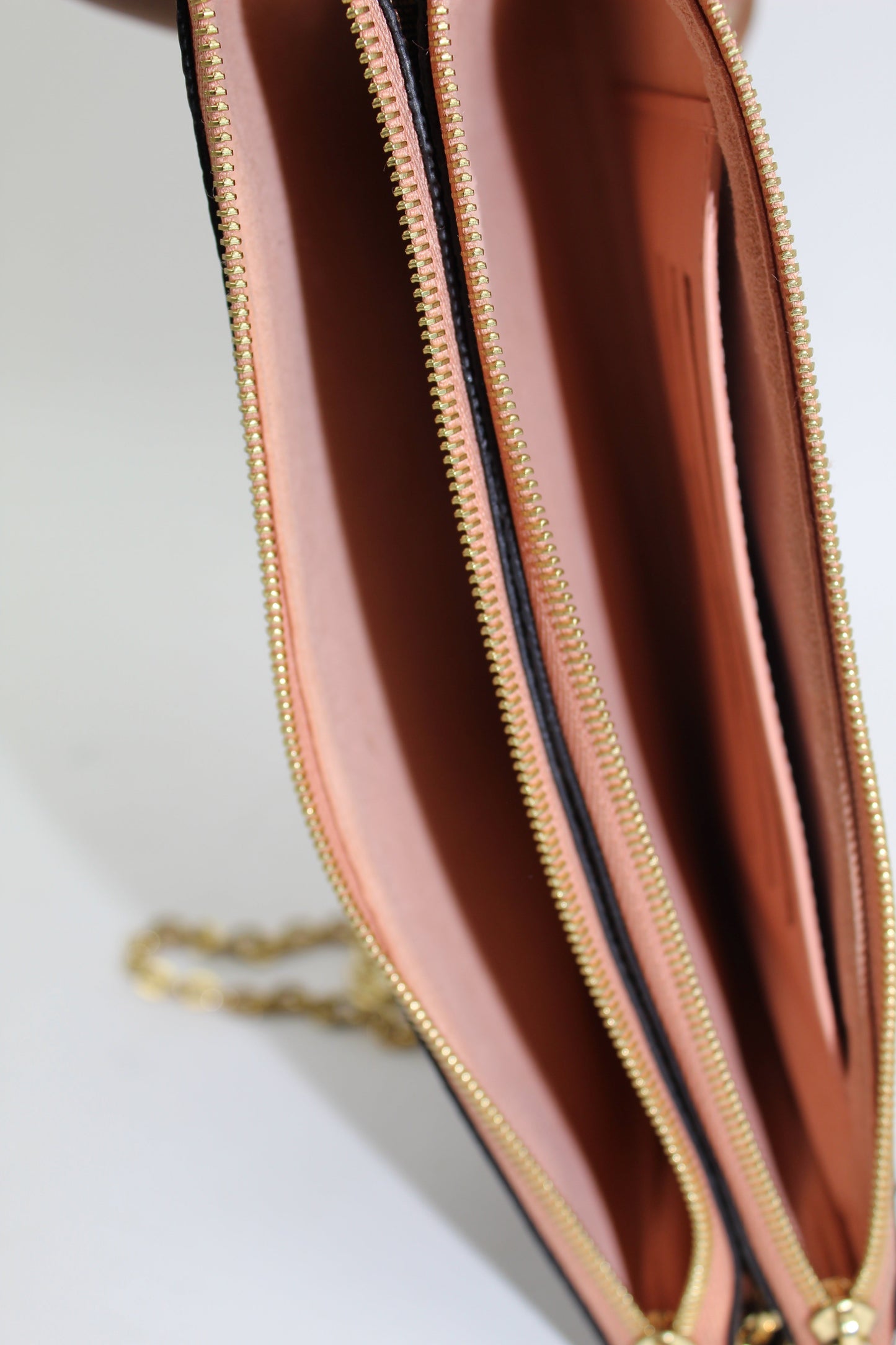 LOUIS VUITTON DAMIER EBENE DOUBLE ZIP POCHETTE