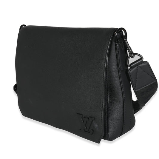 Louis Vuitton Black Grained Calf Leather Aerogram Takeoff Messenger