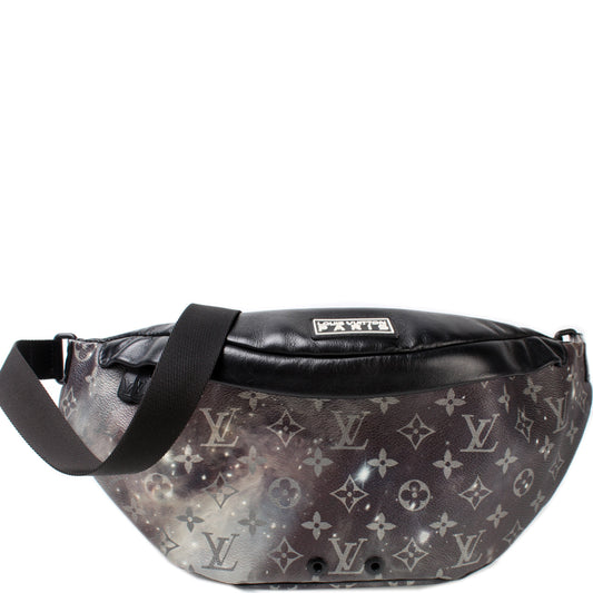 Louis Vuitton Discovery Bumbag Monogram Galaxy