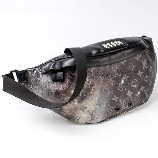 Louis Vuitton Discovery Bumbag Monogram Galaxy