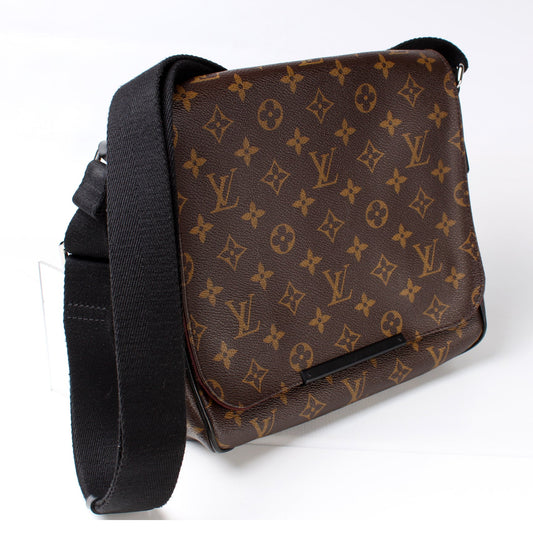 Louis Vuitton District PM Monogram