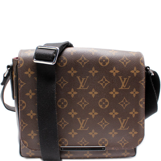 Louis Vuitton District PM Monogram