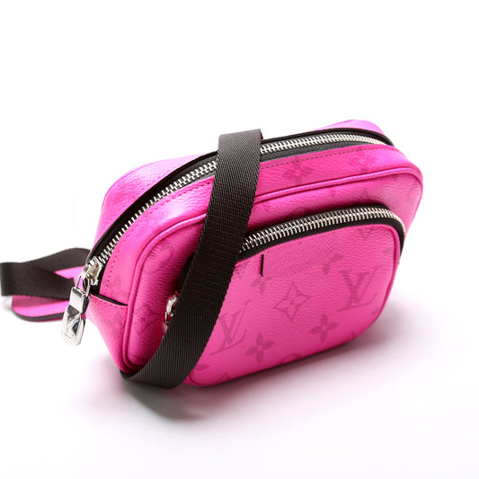 Louis Vuitton Outdoor Pouch Taigarama Monogram