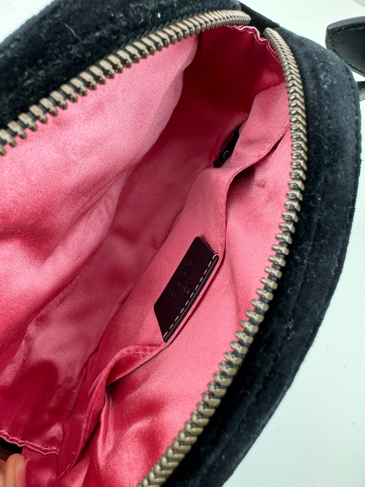 Gucci Marmont Small Velvet Belt Bag in Black