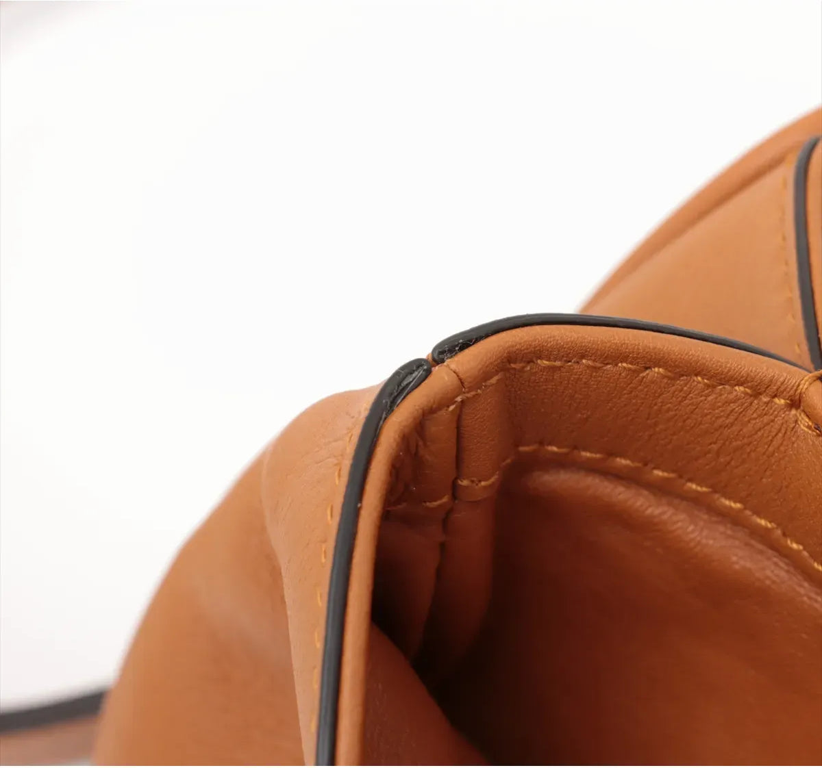 Gucci Mini Blondie Flap Shoulder Bag Calfskin