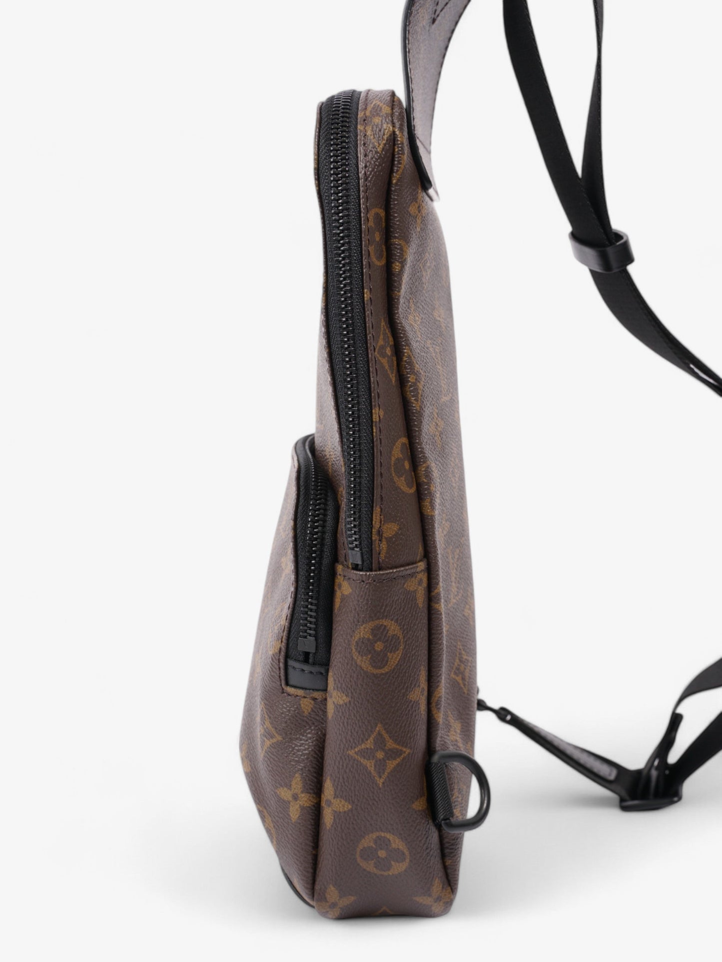 Louis Vuitton Avenue Sling Bag Monogram / Black Coated Canvas