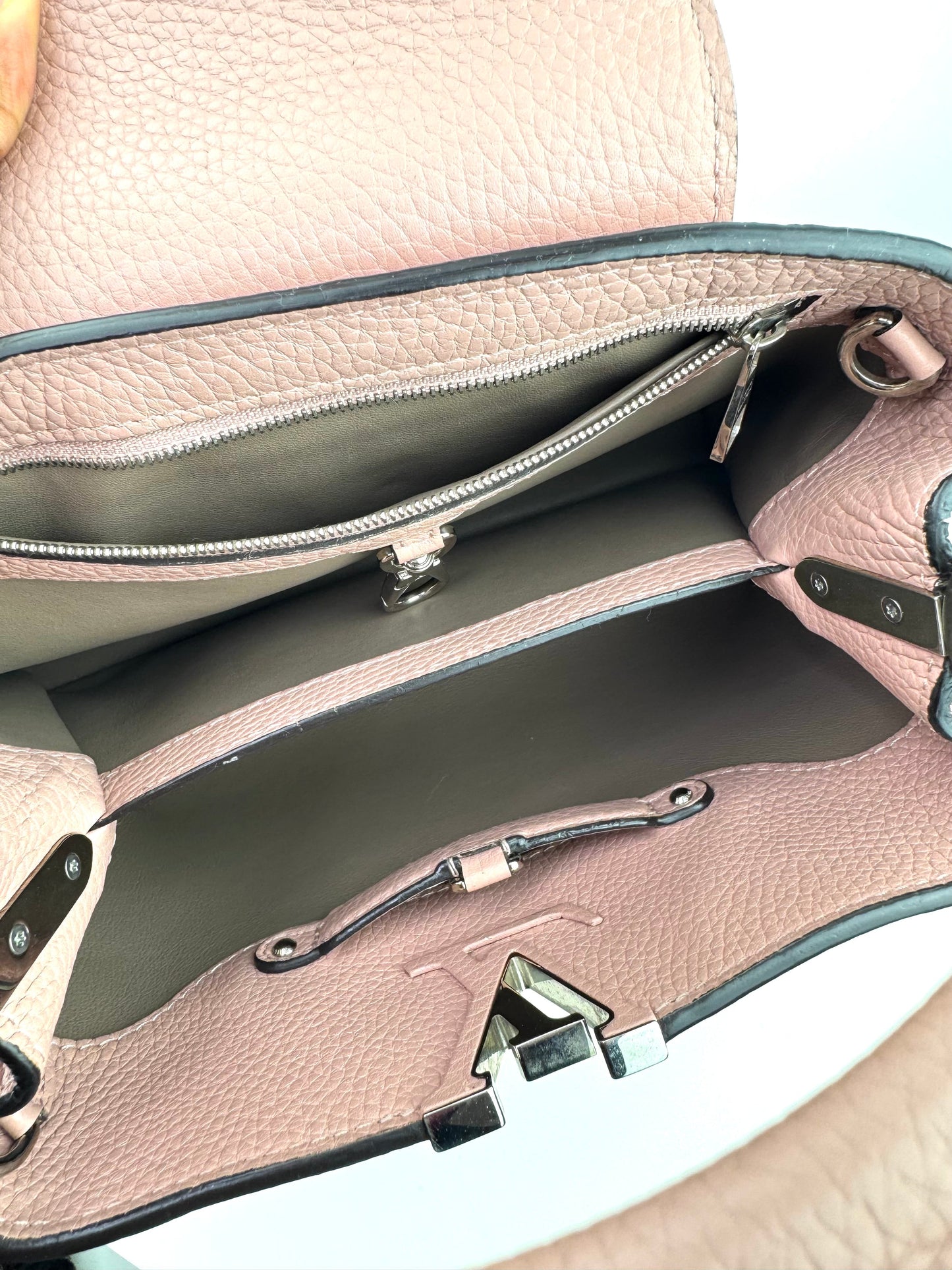 Louis Vuitton Capucines Bag Leather BB