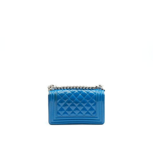 CHANEL SMALL LE BOY BAG IN PATENT LEATHER BLUE SHW