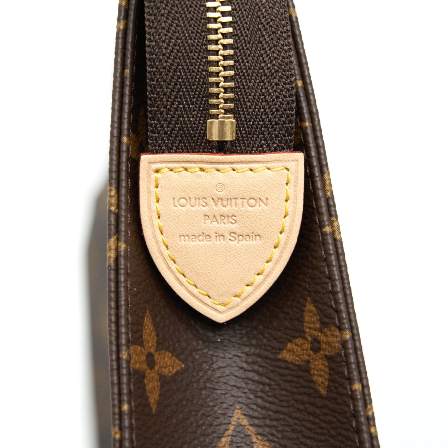 Louis Vuitton Toiletry Pochette 26 Monogram Canvas Year2020
