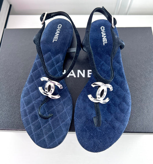 Chanel Navy Thong sandals size 36