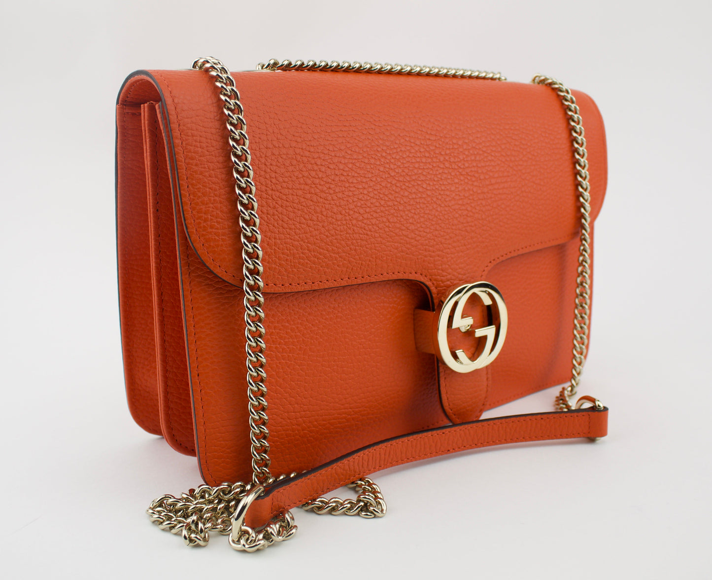 GUCCI MEDIUM INTERLOCKING G SHOULDER BAG