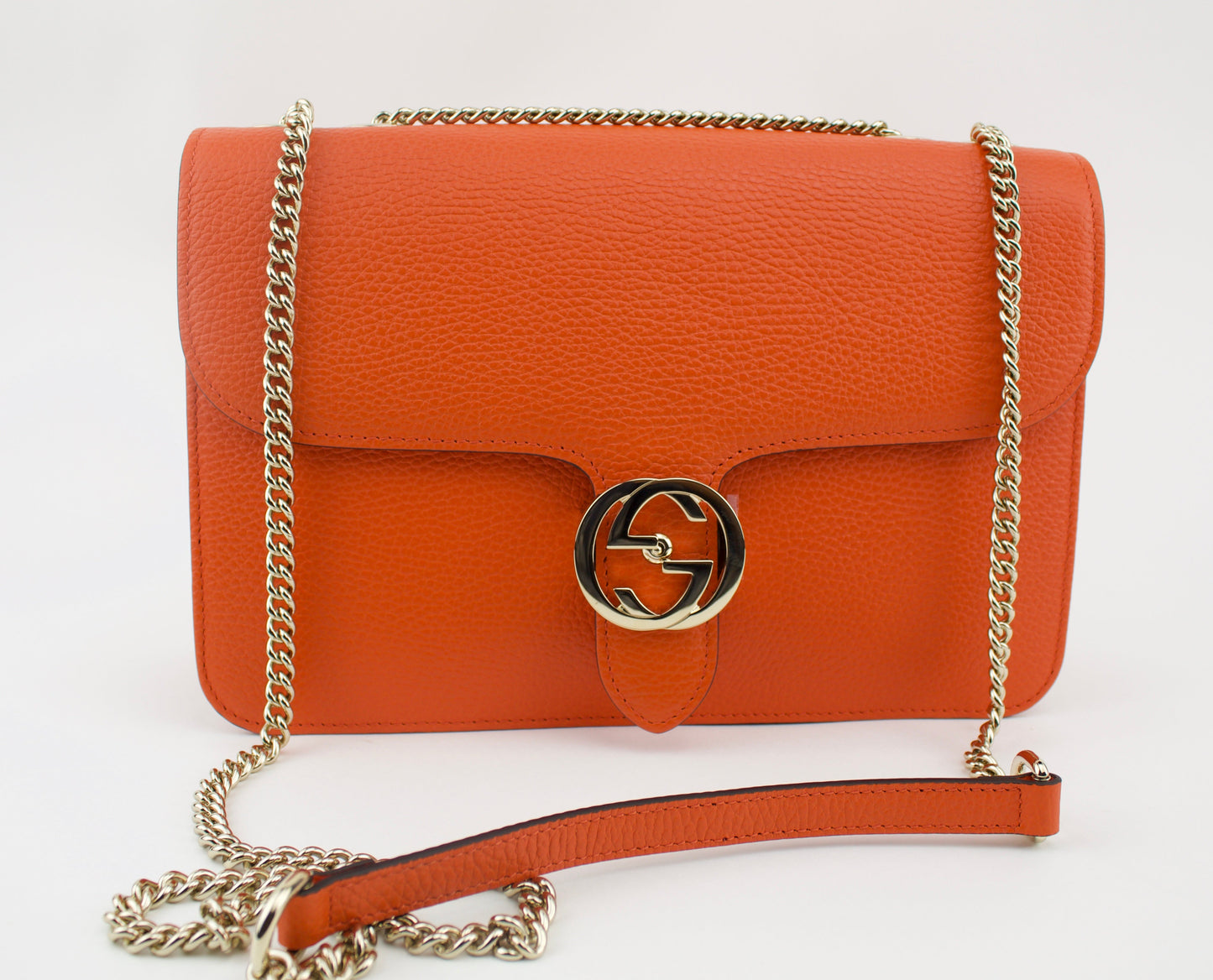 GUCCI MEDIUM INTERLOCKING G SHOULDER BAG