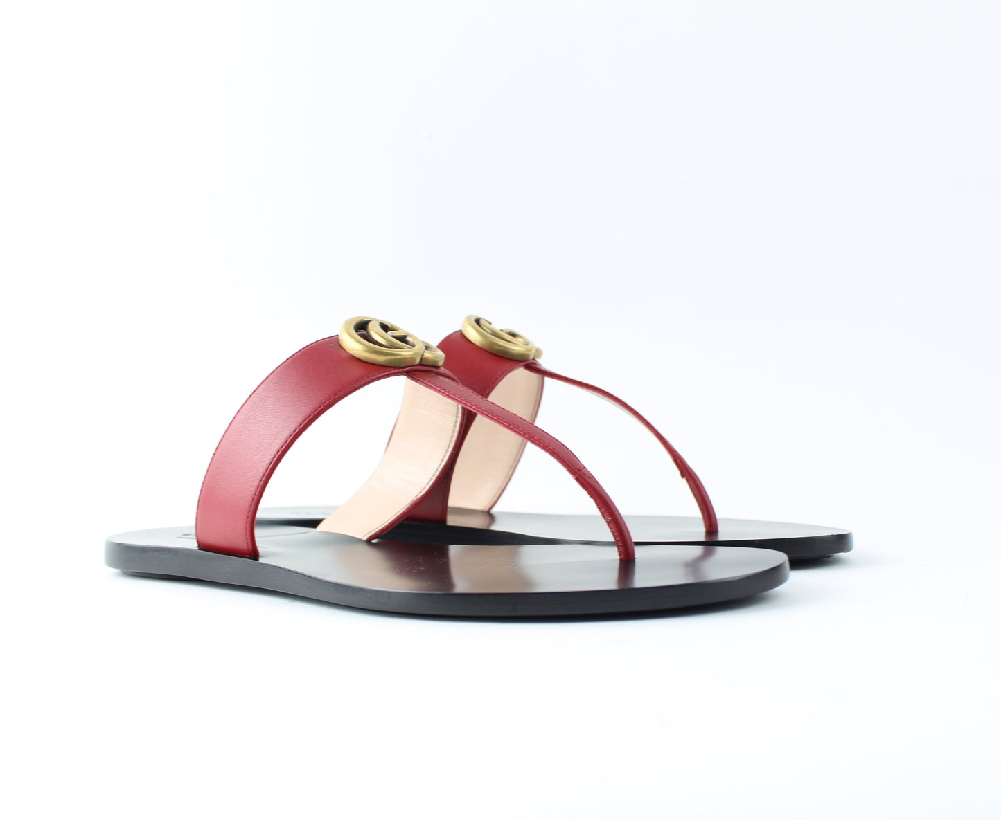 GUCCI LEATHER THONG SANDAL size 38.5