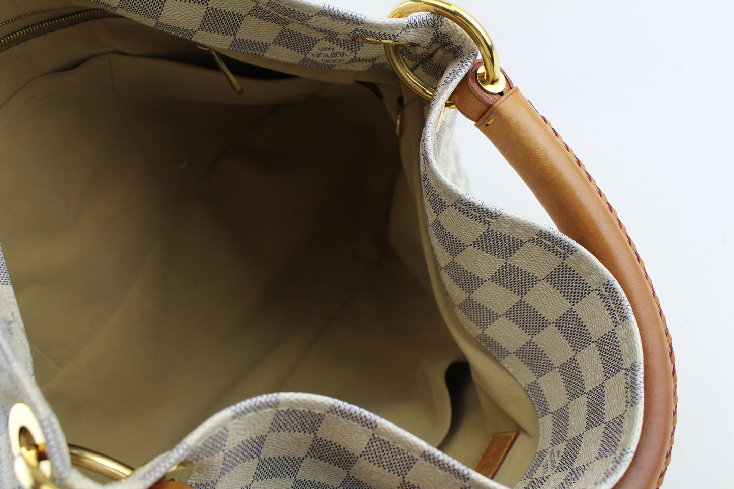 LOUIS VUITTON ARTSY GM
