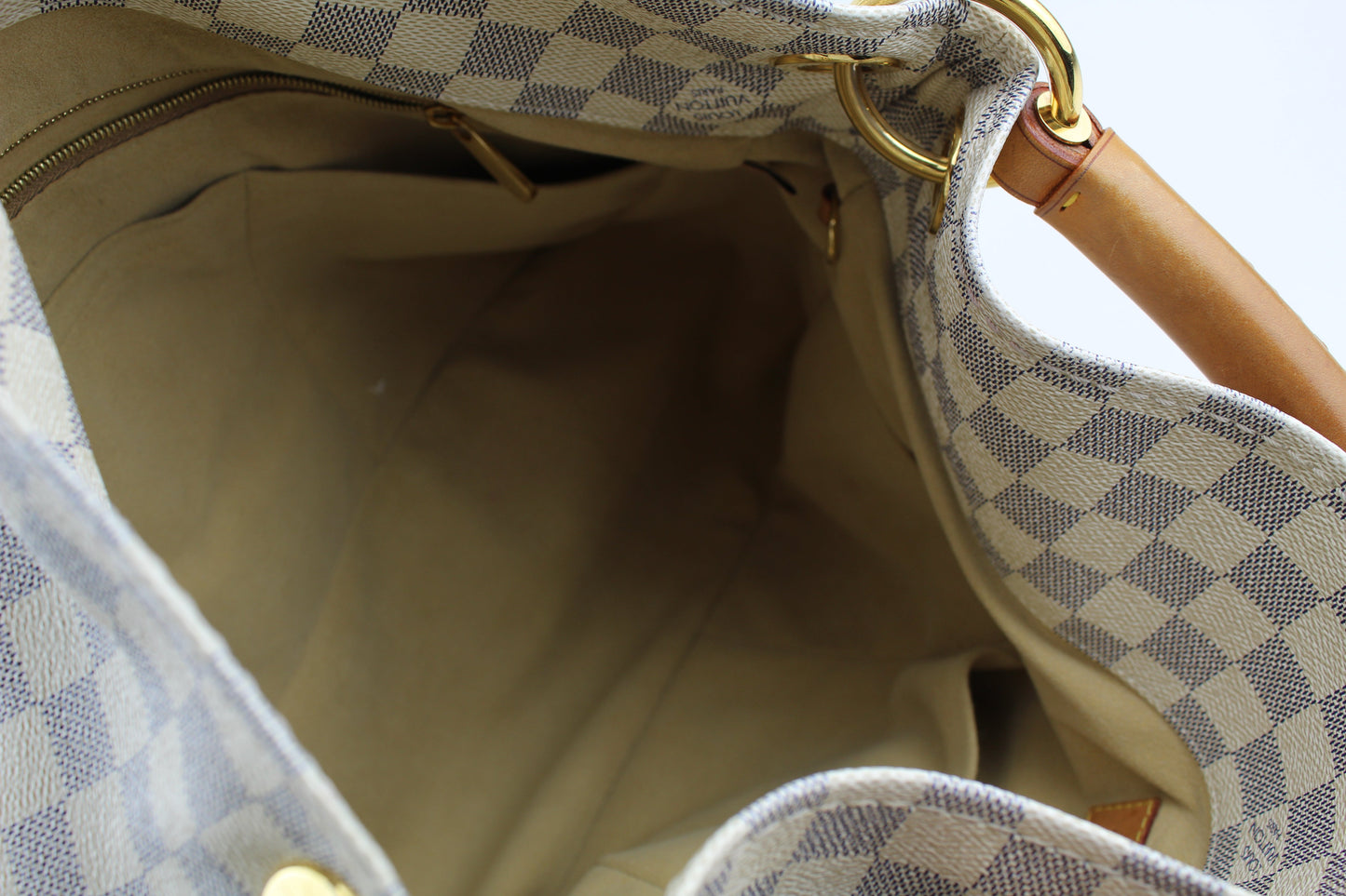 LOUIS VUITTON ARTSY GM