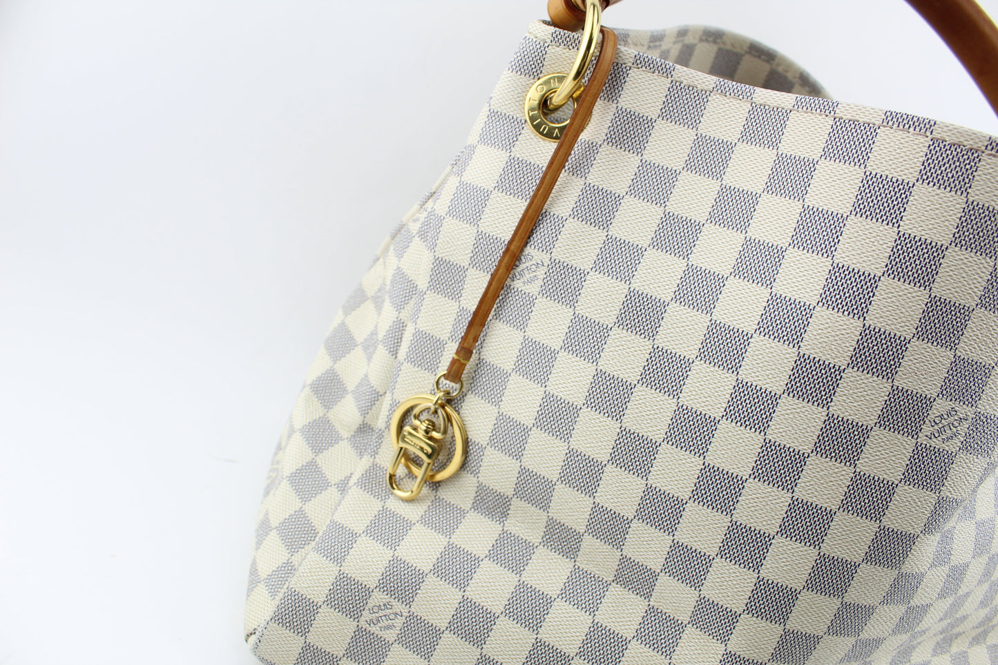 LOUIS VUITTON ARTSY GM