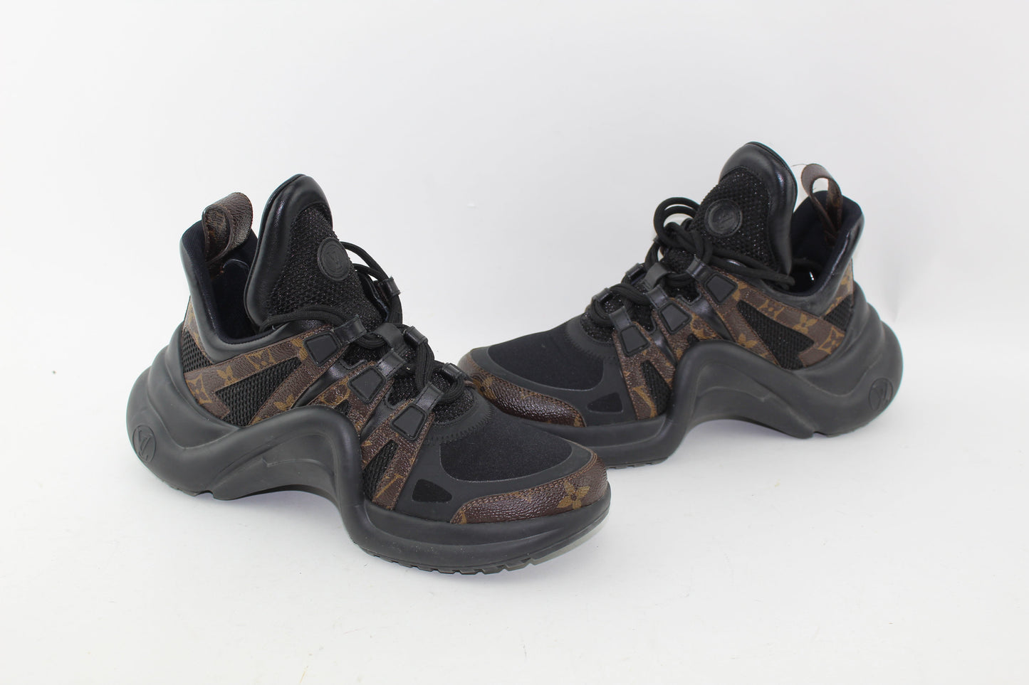 LOUIS VUITTON ARCHLIGHT SNEAKER SIZE 37.5