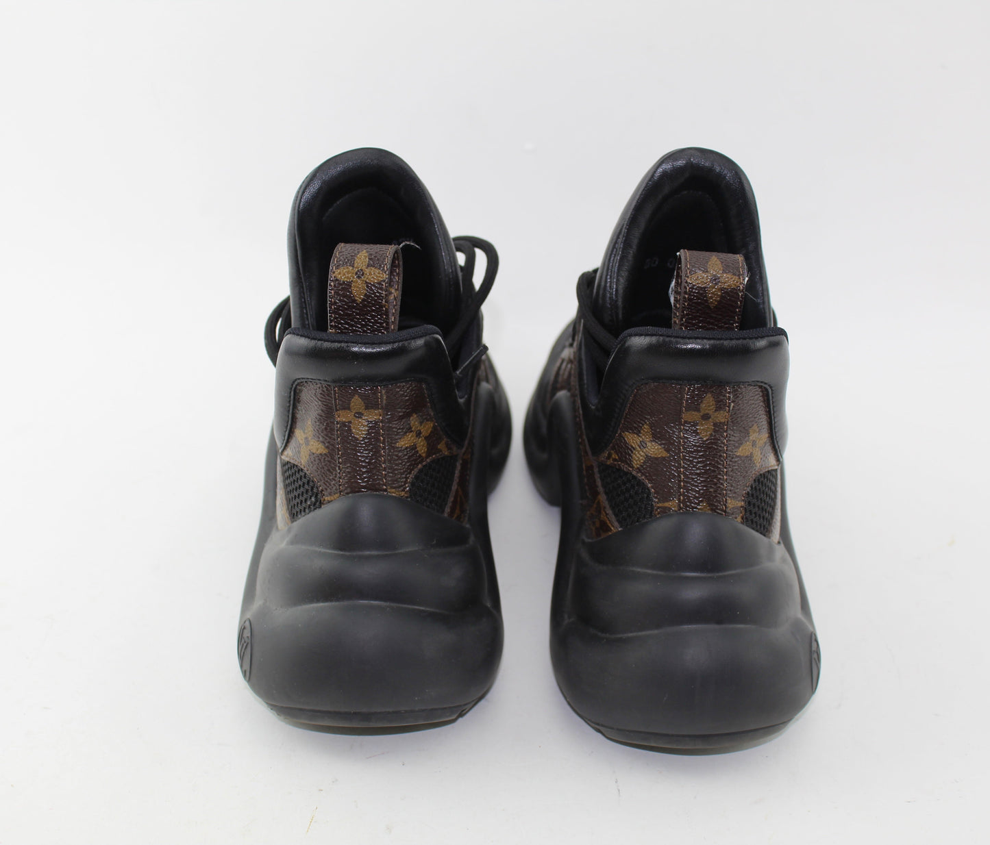 LOUIS VUITTON ARCHLIGHT SNEAKER SIZE 37.5