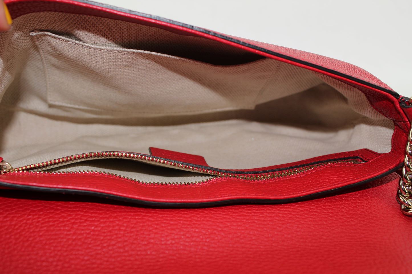 GUCCI SOHO MEDIUM CHAIN CROSSBODY BAG