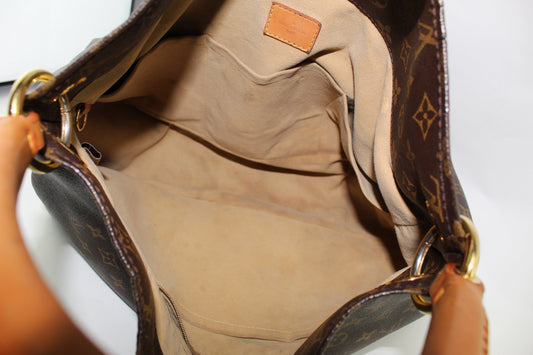 LOUIS VUITTON ARTSY MM