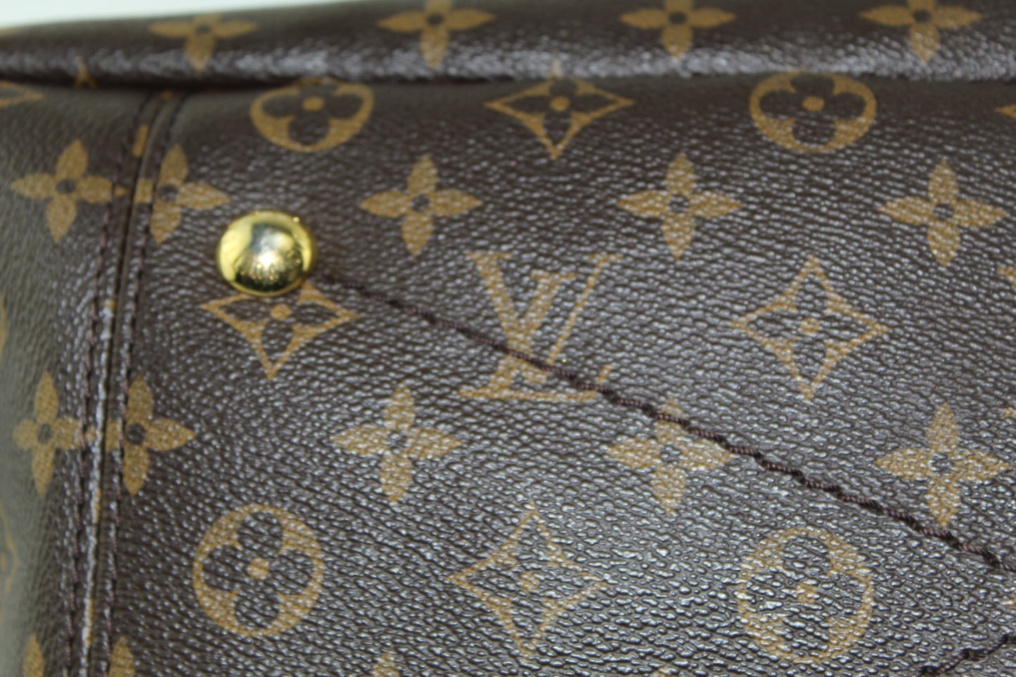LOUIS VUITTON ARTSY MM