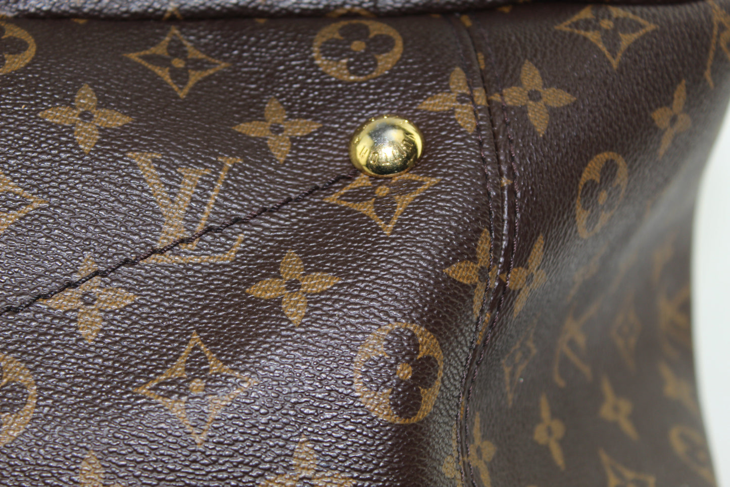 LOUIS VUITTON ARTSY MM