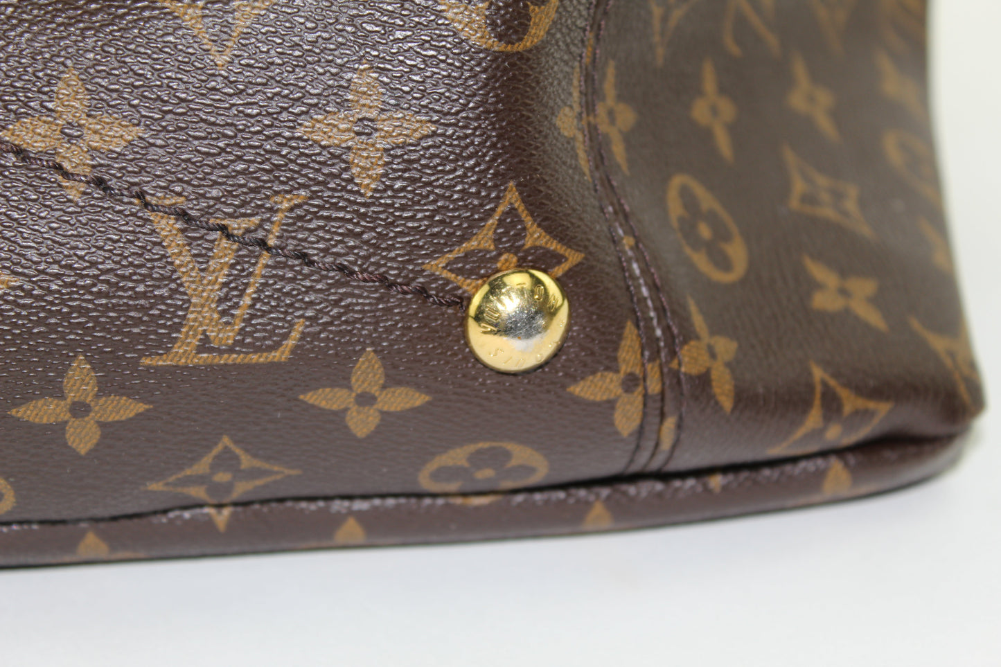 LOUIS VUITTON ARTSY MM