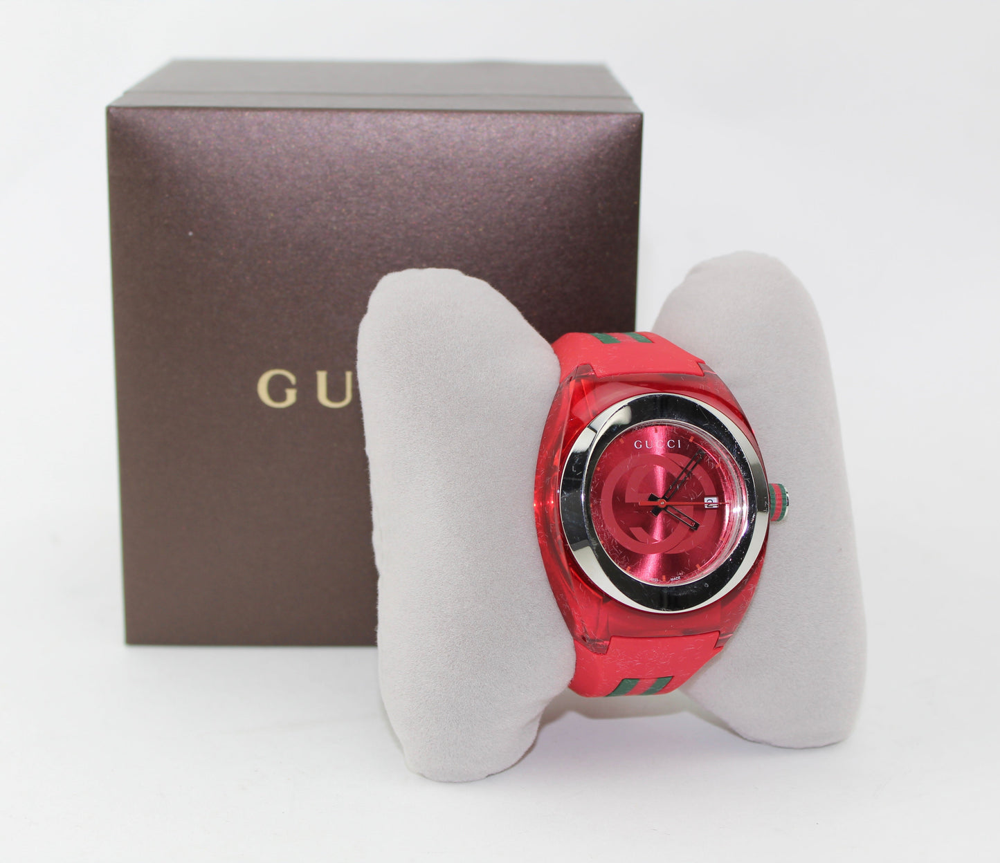 GUCCI SYNC RUBBER STRAP WATCH