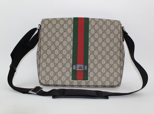 GUCCI SUPREME MESSENGER BAG