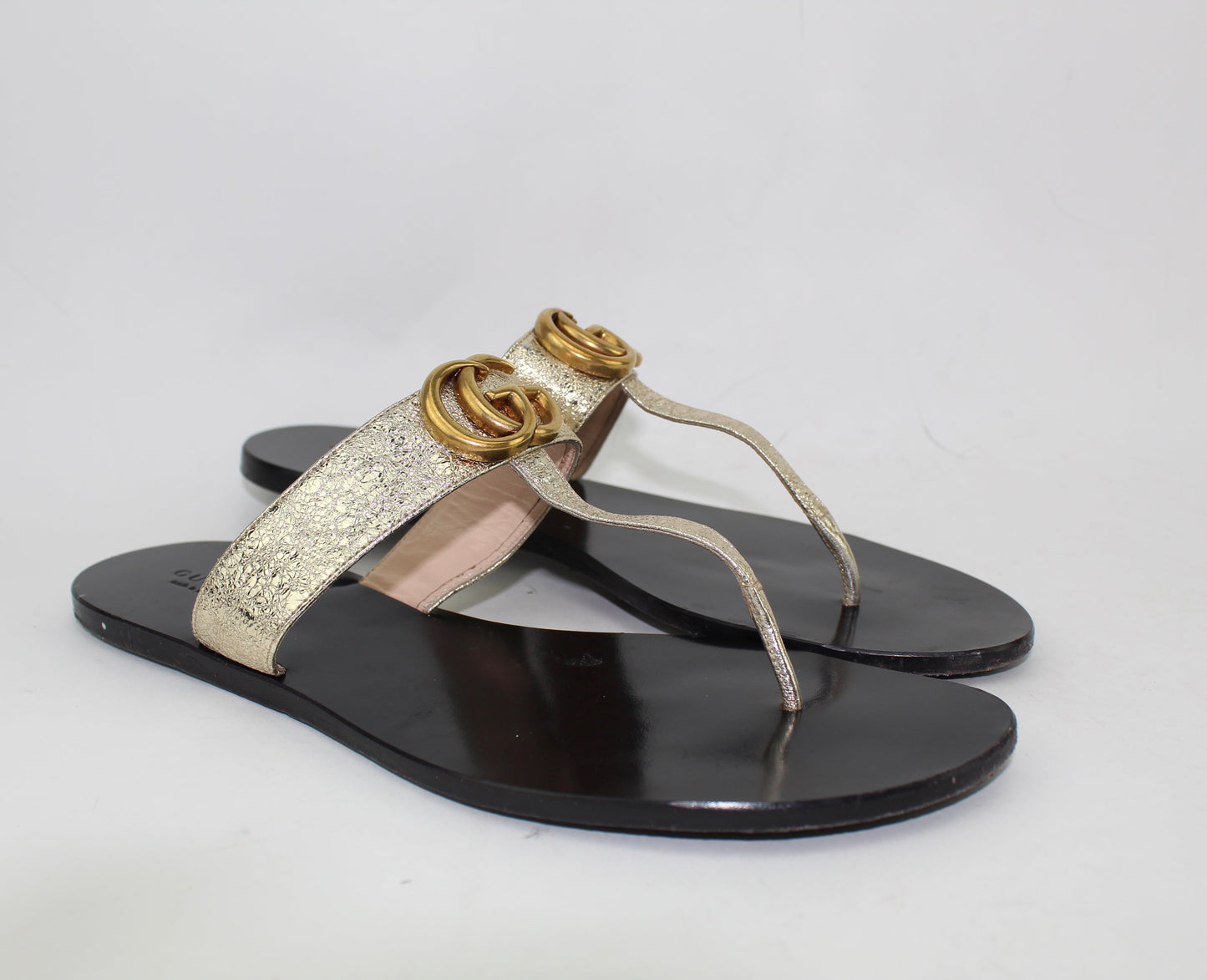 GUCCI LEATHER THONG SANDAL SIZE 41