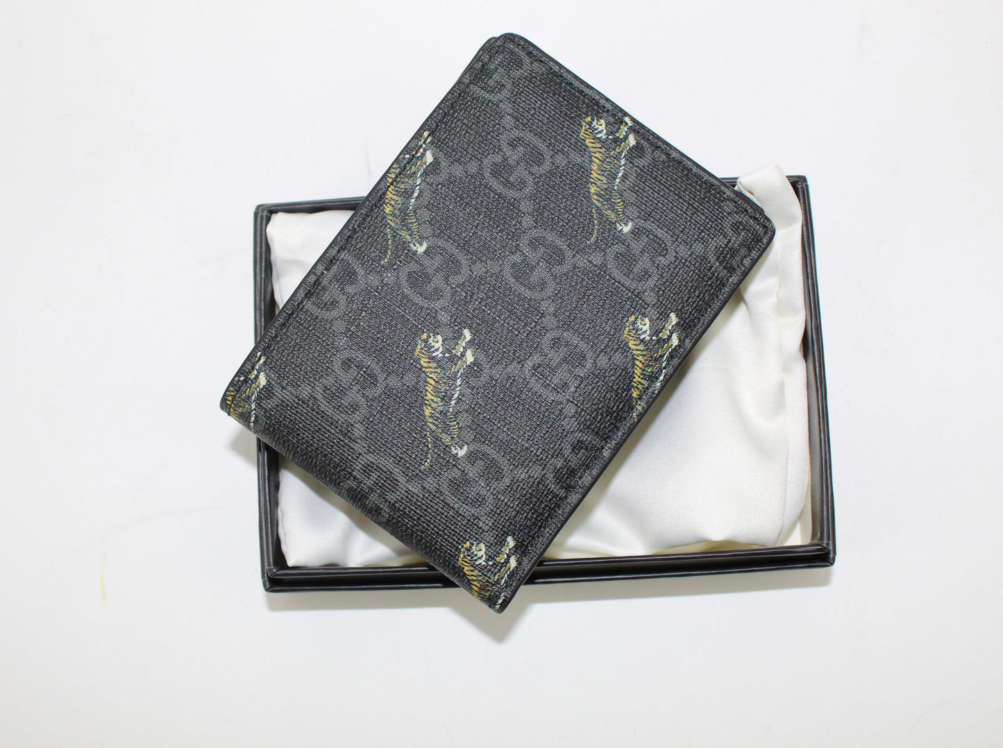 GUCCI GG WALLET WITH TIGER PRINT