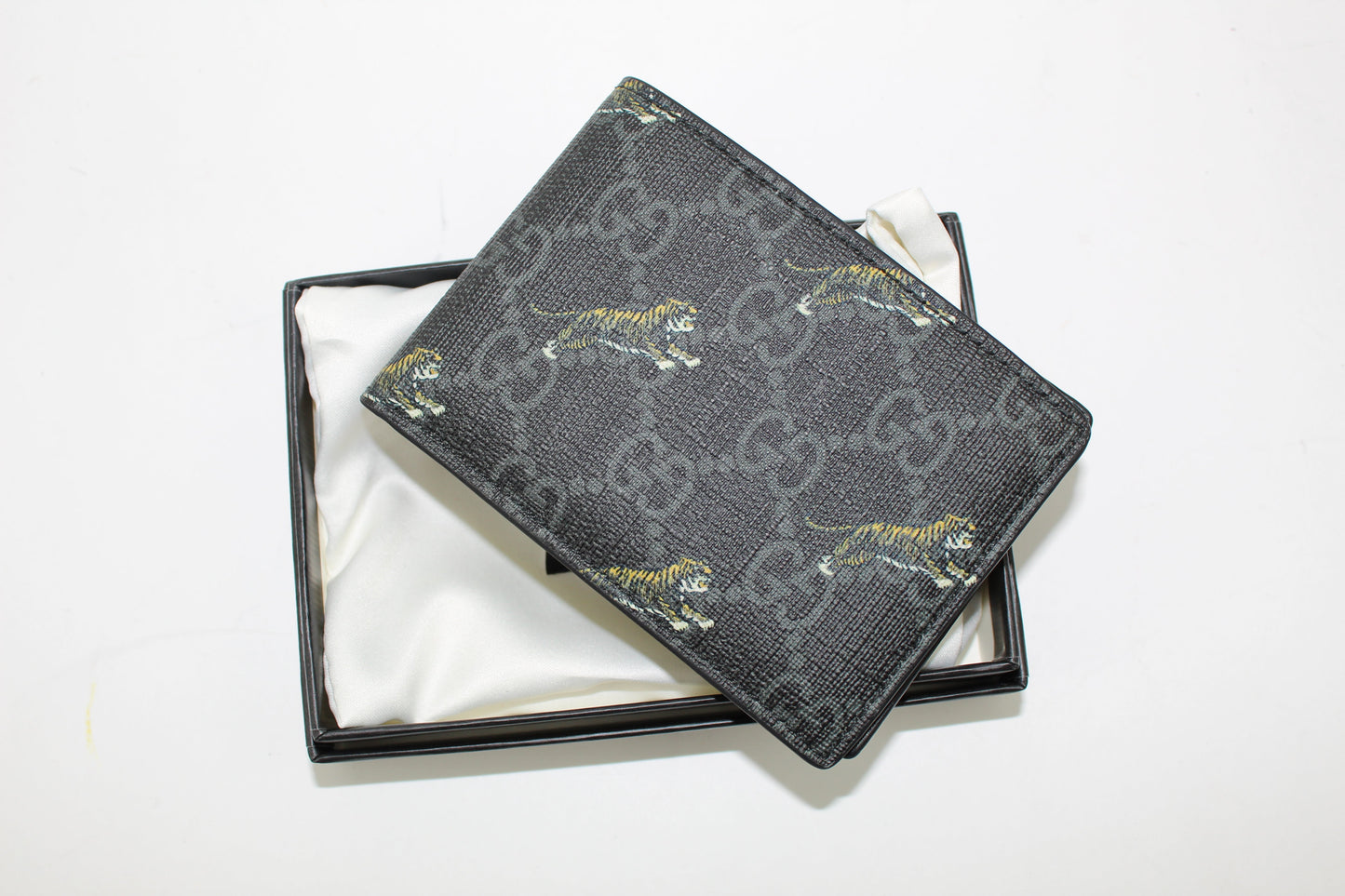 GUCCI GG WALLET WITH TIGER PRINT