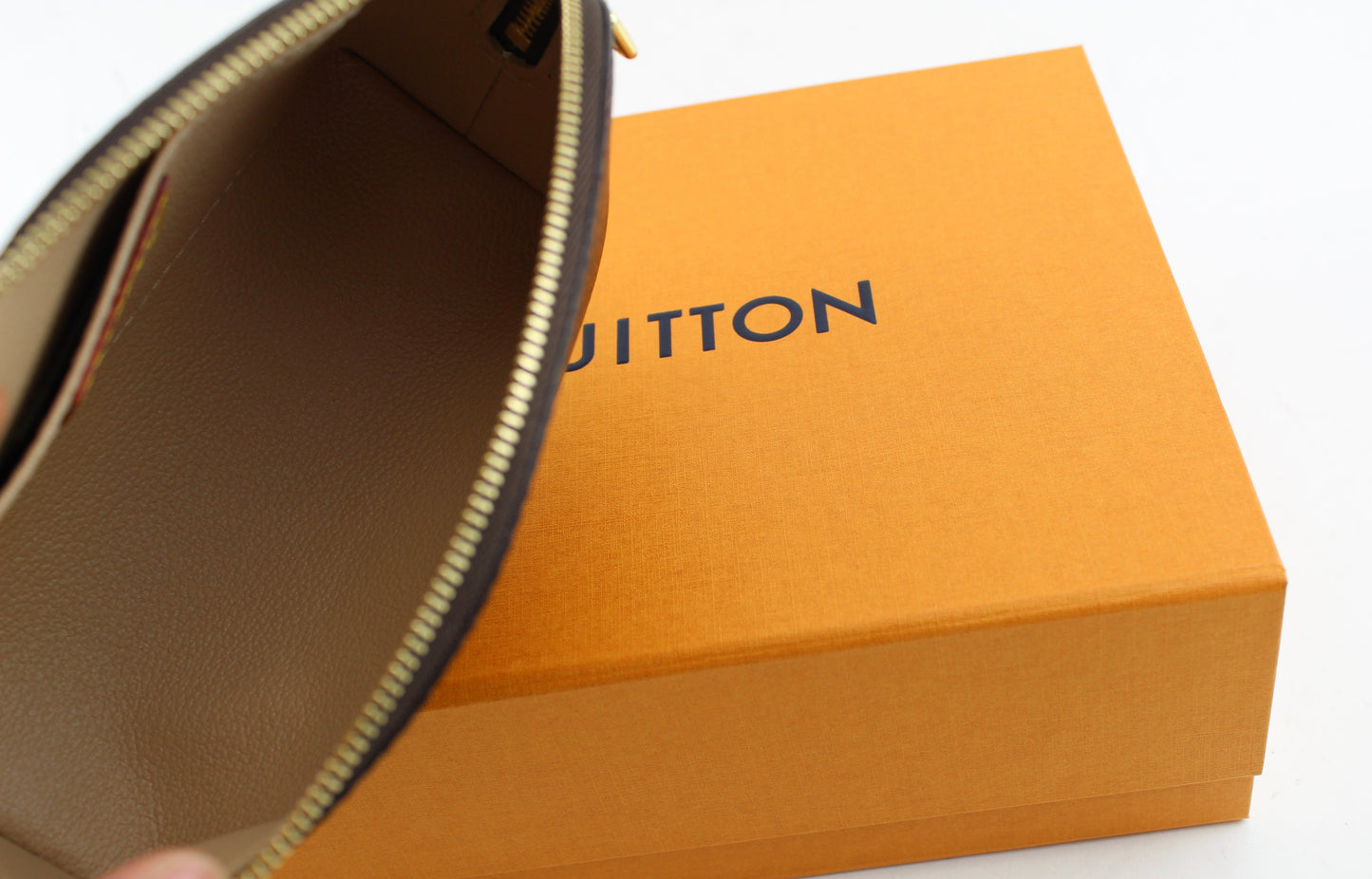 LOUIS VUITTON COSMETIC POUCH MONOGRAM
