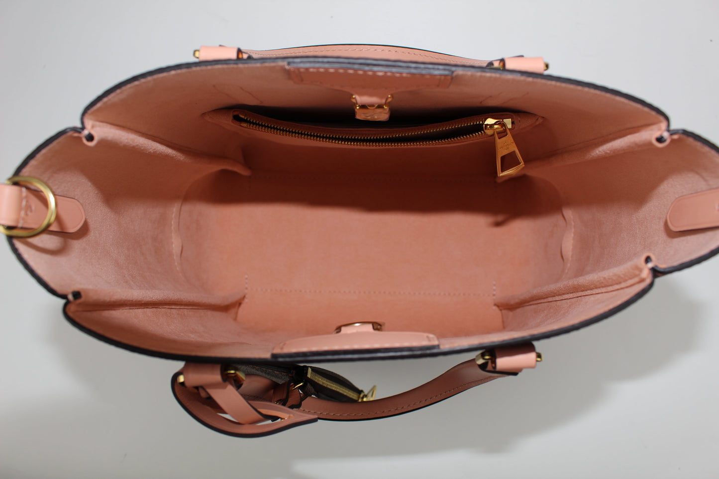 LOUIS VUITTON BELMONT PM
