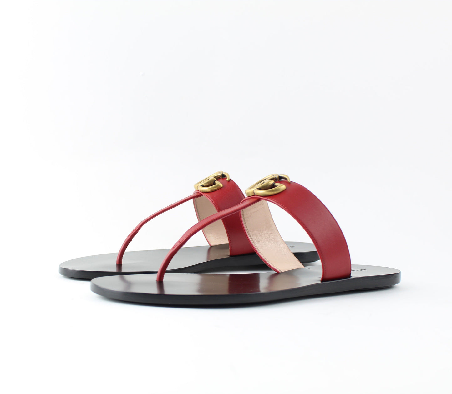 GUCCI LEATHER THONG SANDAL size 38.5