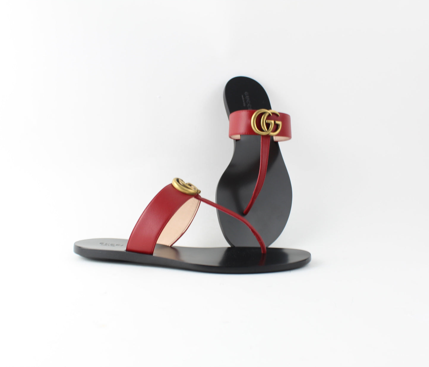 GUCCI LEATHER THONG SANDAL size 38.5